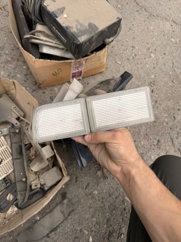 Другие автозапчасти: Набор различных автозапчастей, включая ремни безопасности, панель — 13