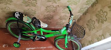 3 tekerli velosibet: Двухколесные Детский велосипед Adidas, 16"