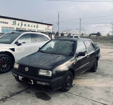 Volkswagen: Volkswagen Vento: 1993 г., 2 л, Механика, Бензин, Седан