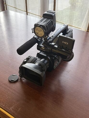 Sony 1500 HD Çox az işlənib isdənilən yerdə yoxuladıra bilərsiz ustada