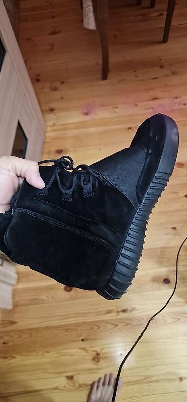 formula 1 biley: Adidas Yeezy Boost 750, qara rəng - Model: AQ2661 (etiketdə — 2