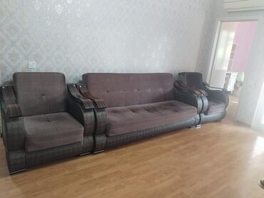 Divan 2 kreslo satilir.Qiy 120 man.Son qiymetdi.Ayten91