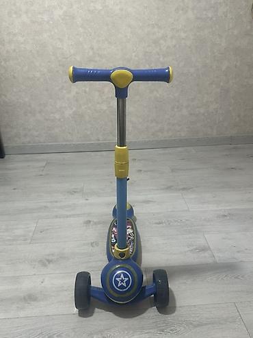 mopet elektrik: Uşaq skuter - Rəng: mavi-sarı - 3 təkərli dizayn: ön hissədə iki — 3