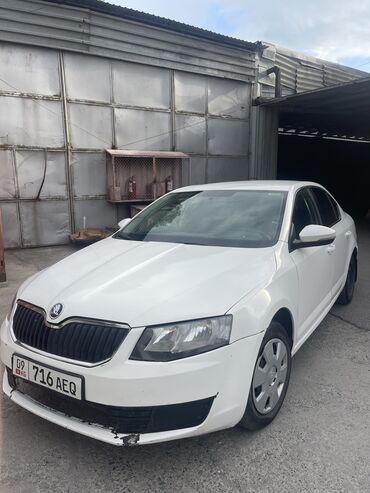 шкода актавия: Skoda Octavia: 2016 г., 1.6 л, Автомат, Бензин, Седан
