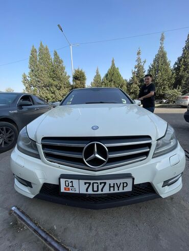 домкрат для автомобиля: Mercedes-Benz C-Class: 2011 г., 2 л, Типтроник, Бензин, Седан