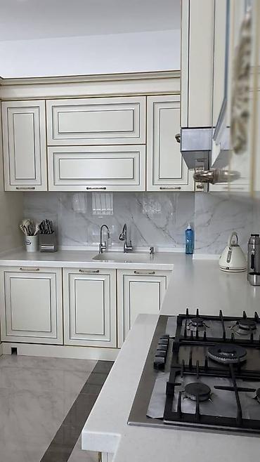 Продажа коттеджей и домов: Продается 2-этажный особняк в самом элитном районе города, в районе — 10