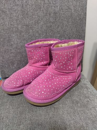 ukrasi za crocs papuce: Ugg čizme, Veličina - 35