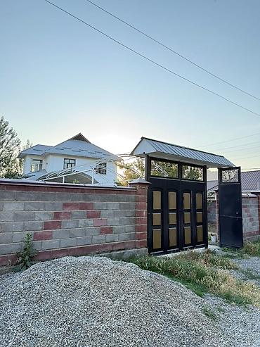 Продажа коттеджей и домов: 2кабаттуу 5бөлмөлүү жер үй сатылат. Кухня, ванна, туалет бар — 6
