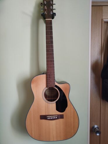 электроакустическая гитара: Оригинальная акустическая гитара Fender. Массивная верхняя дека. Есть