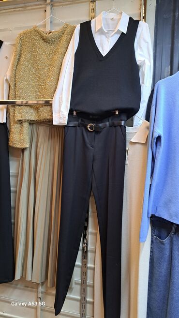 Повседневные платья: Женская одежда — подборка моделей 1) Вязаный кардиган бежевого цвета — 7