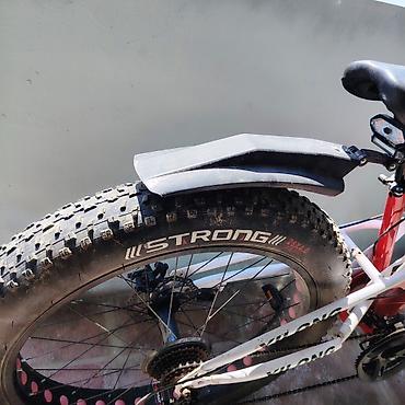 velsiped: Fatbike tipli dağ velosipedi – YILONG Xüsusiyyətlər: - Geniş “fat” — 8