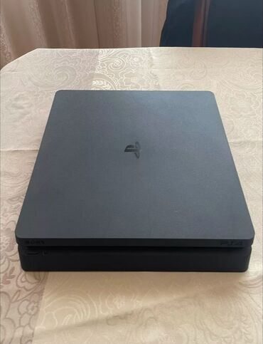 Masaüstü kompüterlər və iş stansiyaları: Salam ps4 slim satilir 500 GB yaddaşdi icinde cox sayda oyunlar tam