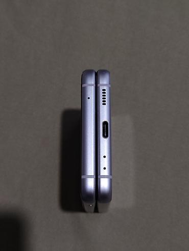 Техника жана электроника: Samsung Z Flip, Колдонулган, 128 ГБ, түсү - Кызгылт көк, 2 SIM — 4