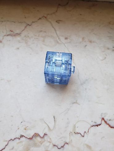 oyuncağlar: Şəffaf mavi mini labirint-kubik oyun (puzzle). - Kompakt ölçü: cibə — 1