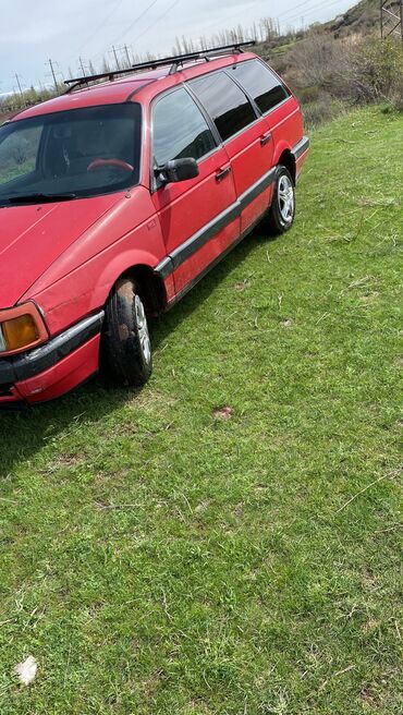 чихлы на авто: Volkswagen Passat: 1988 г., 1.8 л, Механика, Бензин, Универсал