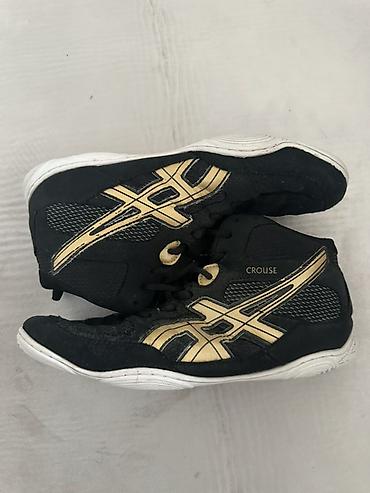 yeezy boost 350 v2: Мужские кроссовки, 40, Asics, Б/у, цвет - Черный — 3