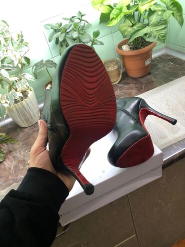 Çəkmələr: Çəkmə, Ölçü: 38, rəng - Qara, İşlənmiş — 13