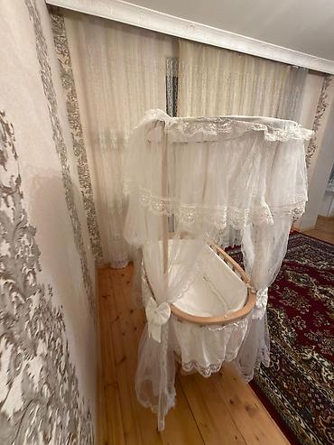 Beşiklər: Oğlan və qız üçün, Yeni, Yumru, Beşik, Dəstsiz, Matras ilə, Yellənmə mexanizm ilə — 12