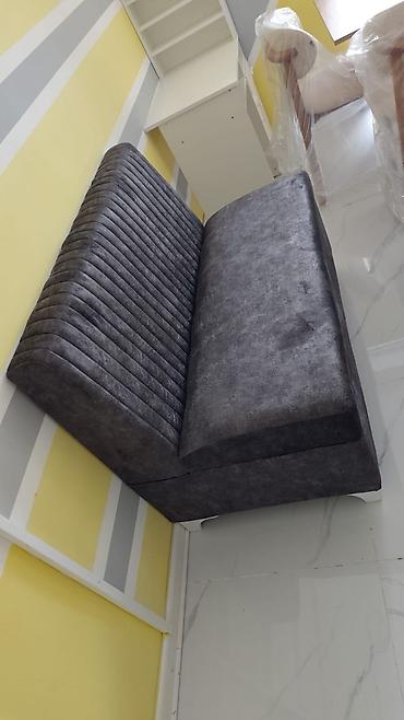Qonaq otağı və ya kabinet üçün kompakt divan - Rəng: tünd boz