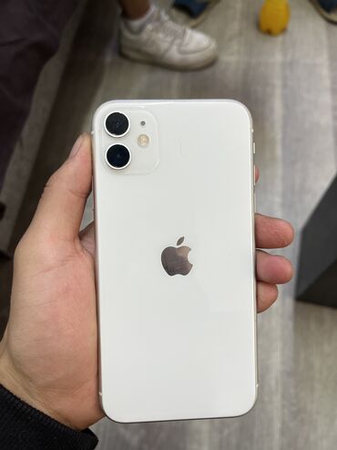 Apple iPhone: IPhone 11, Б/у, 128 ГБ, Белый, Чехол, 74 %