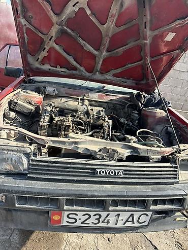 eado ev: Toyota Corolla: 1980 г., Механика, Бензин, Седан — 3