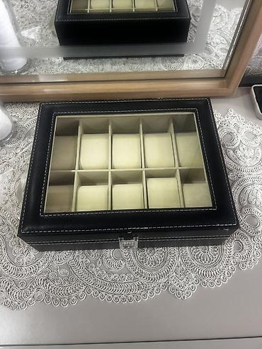 Наручные часы: Saat qutusu – 10 bölməli - Material: qara rəngli ekodəri üzlük, ağ — 1