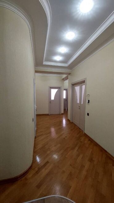 mikrorayonda satilan evler: 4 комнаты, Новостройка, 128 м²