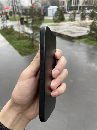 Чехлы: 16 про 512 АКБ 99 Есть царапины А так в отличном состоянии Только — 2