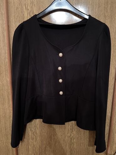 Köynək və bluzalar: Koftalar və Şalvarlar 36-38 (S/M)razmer, hər biri 5 manat Ünvan: 8-ci — 13