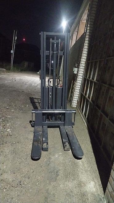 Digər biznes avadanlığı: Transpalet 2500 Azn. 3metr yuxari qaldirir. 2ton cheki qaldirir. 5500 — 2