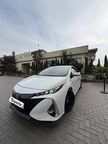 prius plus: Toyota Prius: 2018 г., Гибрид, Хэтчбэк — 3