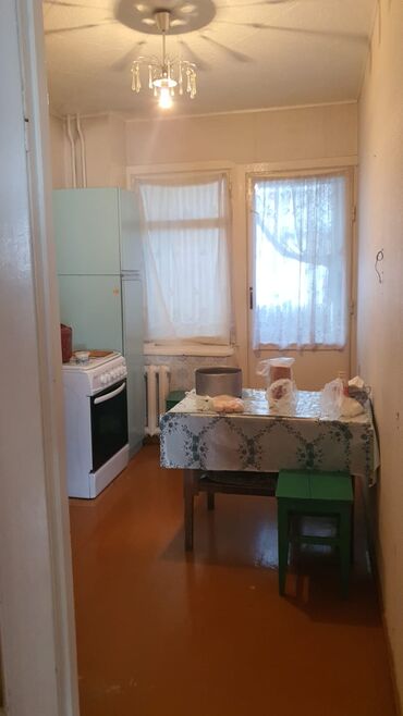 азия мол квартира: 3 комнаты, 57 м², 105 серия, 4 этаж, Старый ремонт