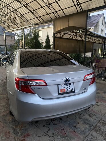 Toyota: Toyota Camry: 2012 г., 2.5 л, Вариатор, Гибрид, Седан