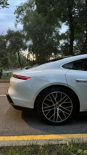 Porsche: Porsche : 2022 г., Электромобиль, Седан — 15