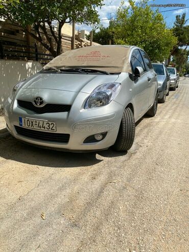 Οχήματα: Toyota Yaris: 1.3 l. | 2011 έ. Χάτσμπακ