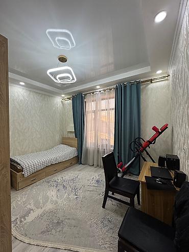 Продажа коттеджей и домов: 🏡 Продаётся 3-х комн.дом в Ак-Орго! 📍 Локация: ул. Бекет, всего в — 13