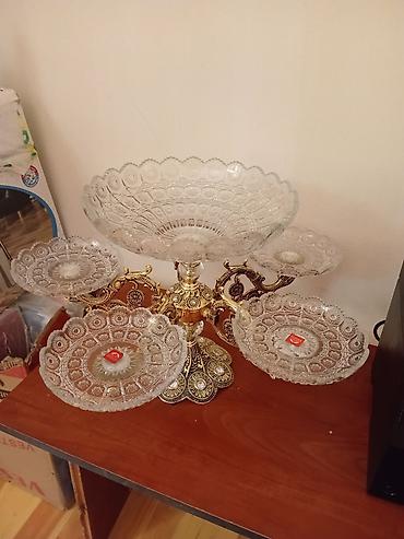 böyürtkən və moruq: Klassik üslubda çoxməqsədli meyvə və şirniyyat stendi. - Material — 1
