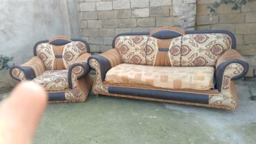 Divan və kreslo dəstləri: Klassik üslubda yumşaq mebel dəsti - Tərkib: 3 nəfərlik divan + geniş
