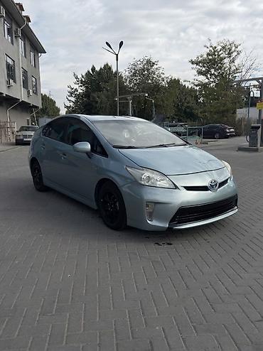w123 фара: Toyota Prius: 2015 г., 1.8 л, Вариатор, Гибрид, Хэтчбэк — 2