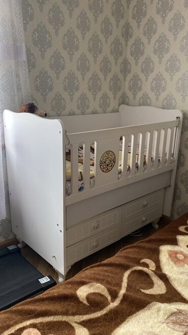usaq beshiyi: Oğlan və qız üçün, Beşik