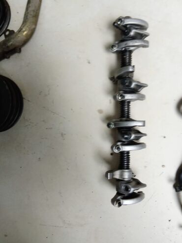 Sbor motorlar və silindr başlıqları: ISUZU dizel mühərriki üçün komple silindr başlığı və əlavə hissələr - — 23