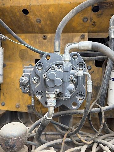 Экскаваторы: Экскаватор, 2013 г., Гусеничный — 12