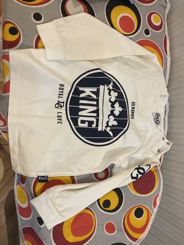 Köynəklər: Rubashkalar,ag ve mavi, next ve dolce,3-5 yasha,heresi 10 m.Dolce — 6