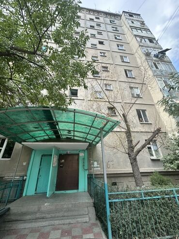 продается 1 комн квартира: 1 бөлмө, 35 кв. м, Малосемейка, 1 кабат, Эски ремонт