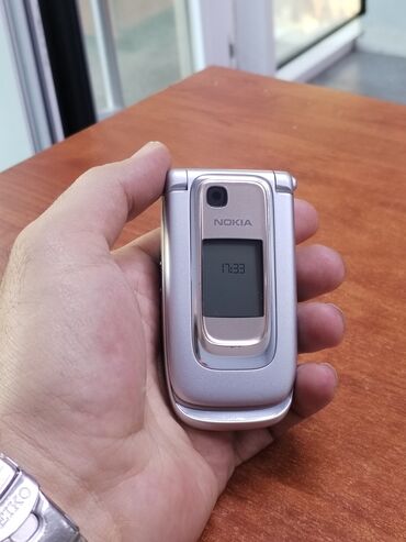 usaq telefonlari: Nokia 6121 Classic, 2 GB, rəng - Boz, Düyməli