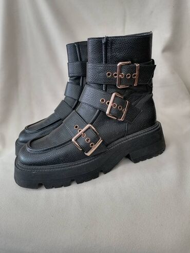 Gležnjače: Gležnjače, Bershka, 37 — 5