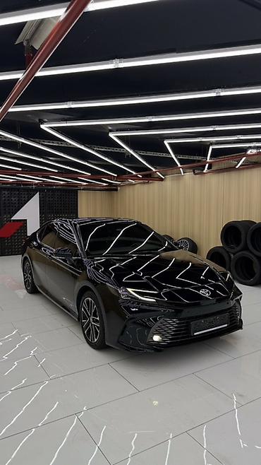 Toyota: Toyota Camry: 2025 г., 2.5 л, Вариатор, Гибрид, Седан — 2