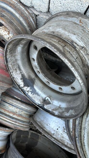 Диски: Железные Диски R 22,5 отверстий - 8 at lalafo.kg — 8 Диски: Железные Диски R 22,5 отверстий - 8 — 8