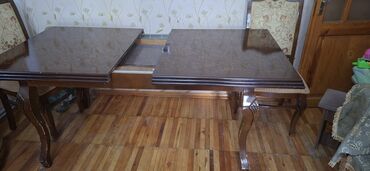 qonaq otagi üçün cilciraqlar: Qonaq masası, İşlənmiş, Açılan, Kvadrat masa