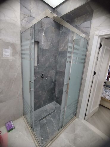 Пиломатериалы: Şüşə duş kabinası, hamam otaqları üçün nəzərdə tutulmuşdur. Duş